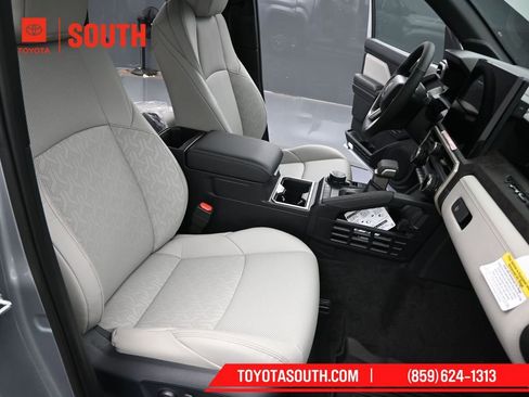 Used 2025 Toyota Tacoma Limited image 28