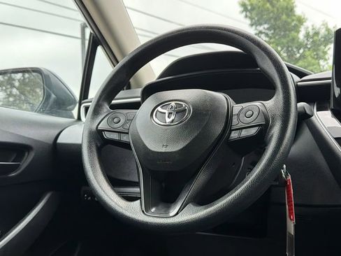 Used 2025 Toyota Corolla LE FWD image 36