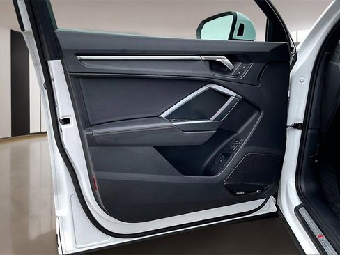 Used 2022 Audi Q3 2.0T Premium Plus image 23