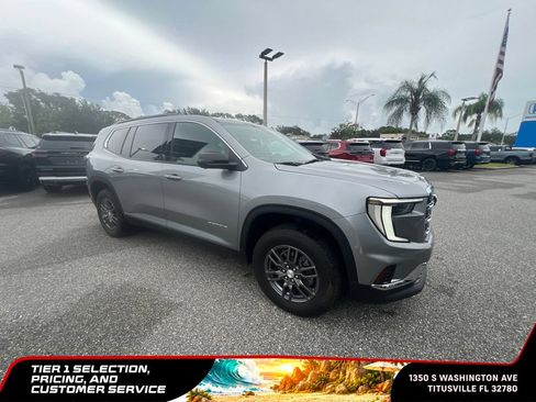 Used 2025 GMC Acadia Elevation FWD image 2