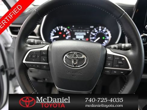 Certified 2025 Toyota Highlander XLE image 24