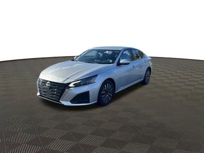 Used 2023 Nissan Altima 2.5 SV