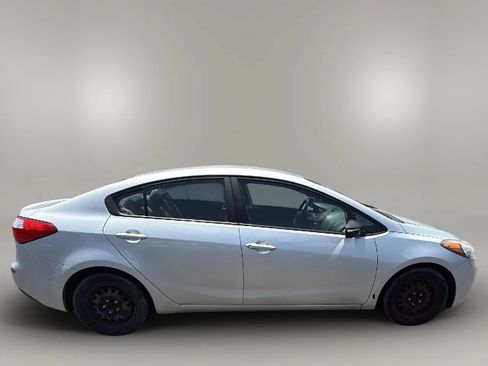 Used 2015 Kia Forte LX FWD image 5