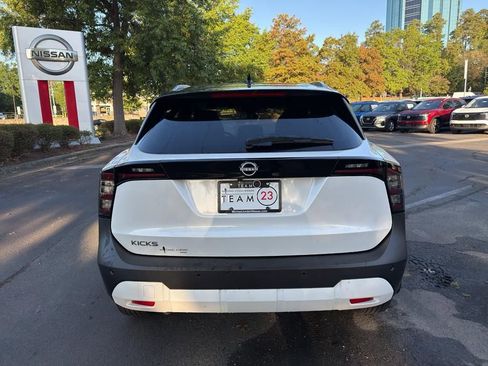 New 2026 Nissan Kicks SV image 6