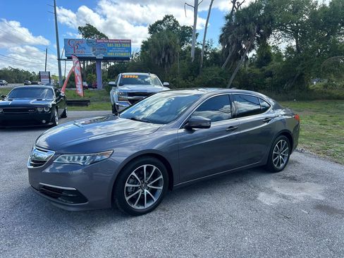 Used 2017 Acura TLX V6 w/ Technology Package FWD image 4