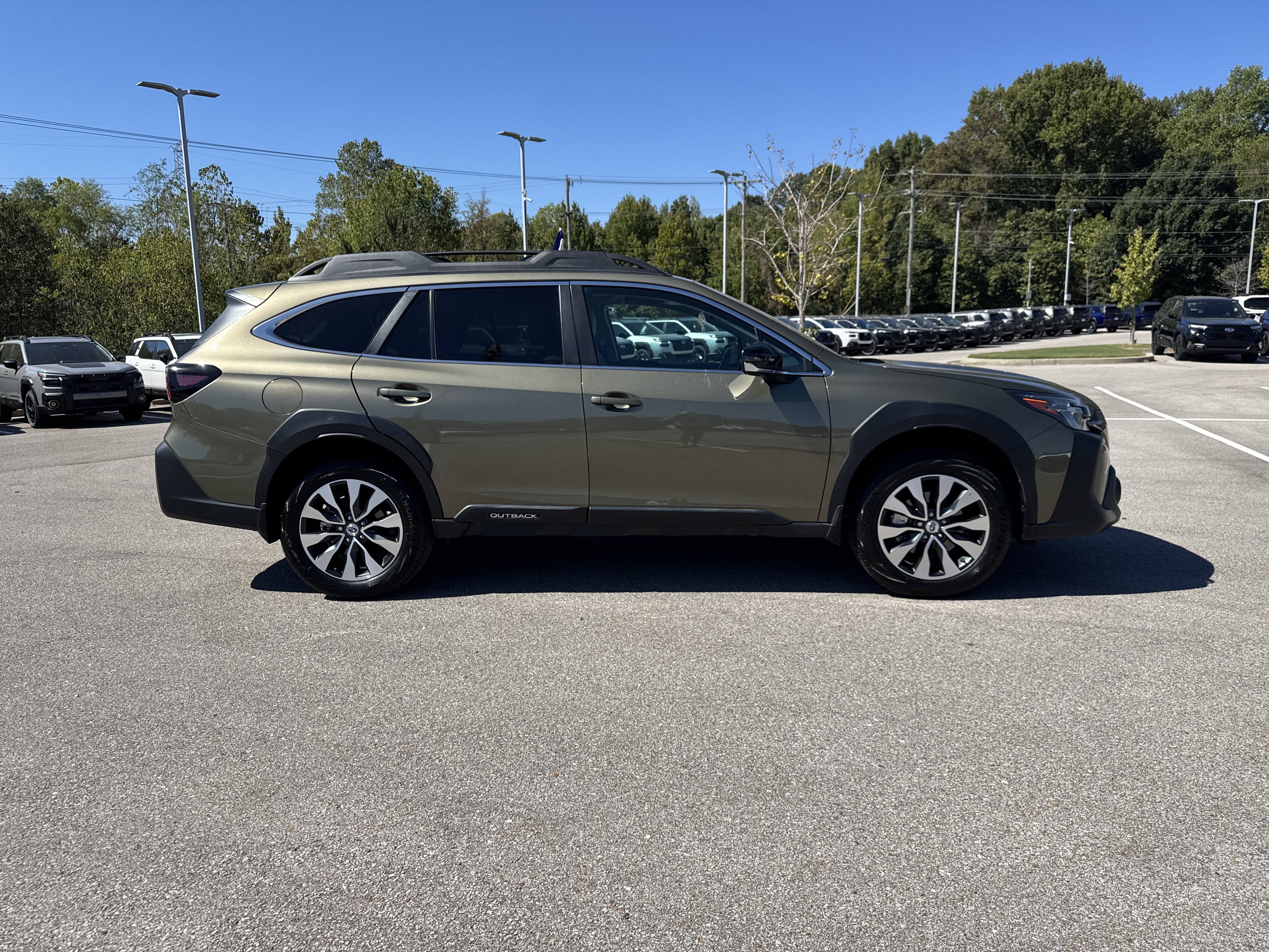 Certified 2024 Subaru Outback Limited AWD/4WD image 2