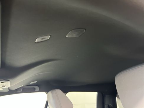 Used 2024 Toyota Tacoma SR5 AWD/4WD image 23