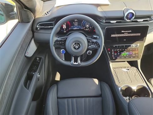 New 2026 Maserati Grecale Modena image 16