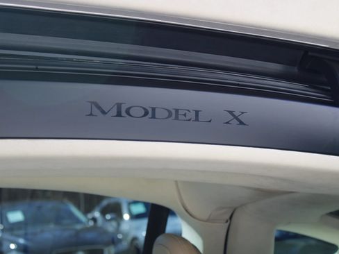 Used 2017 Tesla Model X 75D AWD/4WD image 38