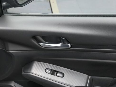 Used 2024 Nissan Altima 2.5 SV FWD image 37