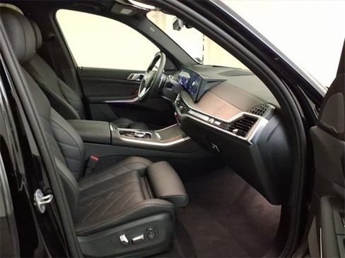 Certified 2024 BMW X5 xDrive40i w/ Premium Package image 34