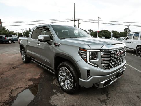 Used 2024 GMC Sierra 1500 Denali w/ Denali Reserve Package AWD/4WD image 3