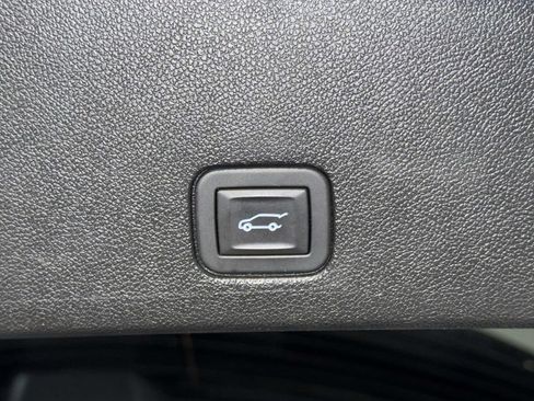Used 2025 Cadillac XT6 Premium Luxury AWD/4WD image 20