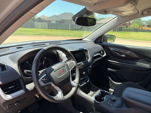 Used 2023 GMC Terrain SLE w/ Driver Convenience Package FWD image 12