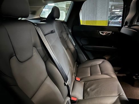 Certified 2025 Volvo XC60 B5 Plus image 19