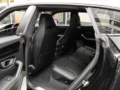 Used 2021 Lamborghini Urus image 10