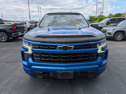 Used 2022 Chevrolet Silverado 1500 RST w/ Convenience Package II AWD/4WD image 2