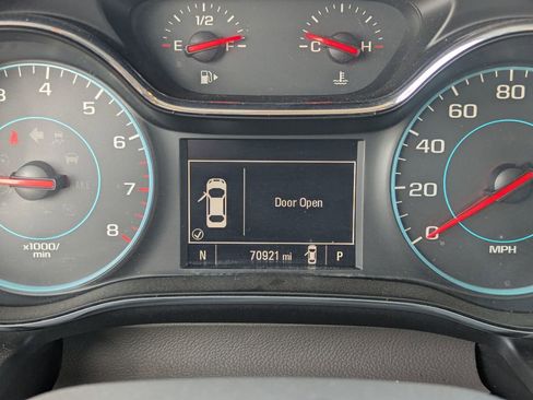 Used 2018 Chevrolet Cruze LS image 17