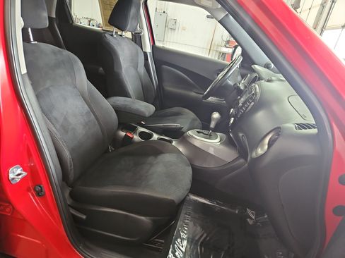 Used 2016 Nissan Juke SV w/ Technology Package AWD/4WD image 8