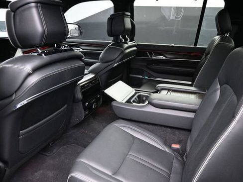 Used 2022 Jeep Grand Wagoneer Series II w/ Convenience Group III AWD/4WD image 16