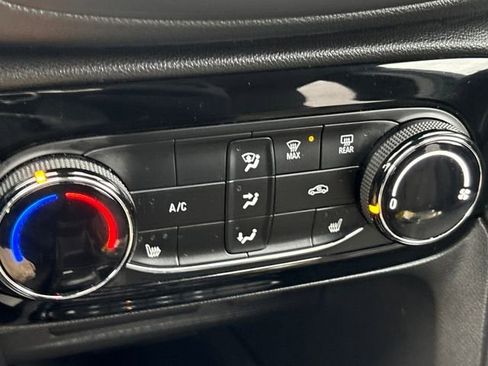 Used 2023 Buick Encore GX Preferred w/ Cold Weather Comfort Package image 17