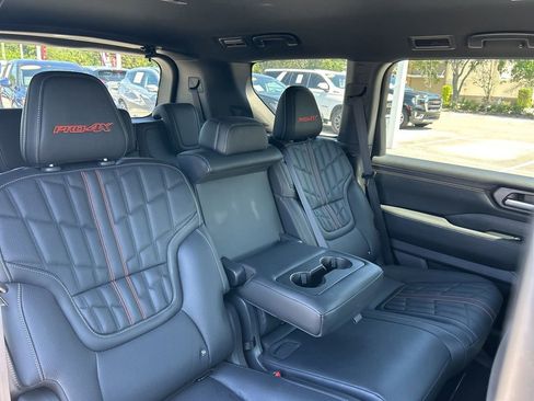 Certified 2025 Nissan Armada PRO-4X AWD/4WD image 24
