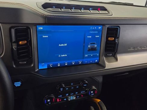Used 2024 Ford Bronco Badlands image 18