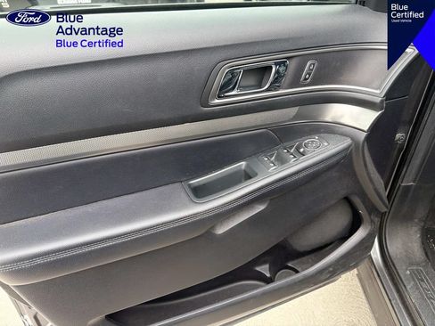 Used 2018 Ford Explorer XLT w/ Equipment Group 202A FWD image 14