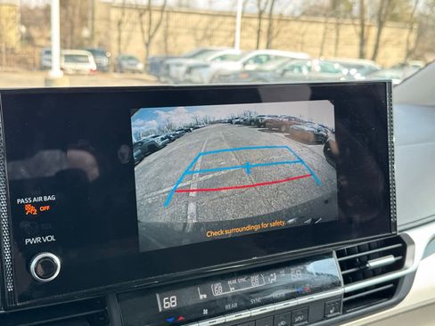 Used 2025 Toyota Sienna XLE image 24