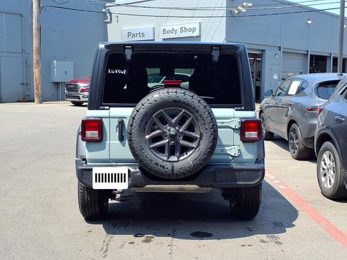Used 2024 Jeep Wrangler Unlimited Sport AWD/4WD image 17