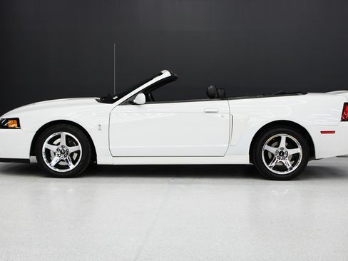 Used 2004 Ford Mustang Cobra RWD image 26