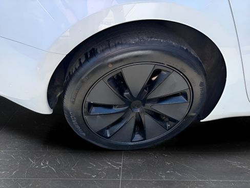 Used 2025 Tesla Model 3 Long Range AWD/4WD image 28