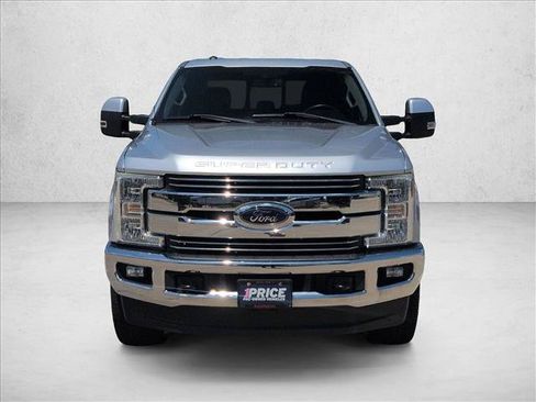 Used 2017 Ford F250 Lariat w/ Lariat Value Package AWD/4WD image 2
