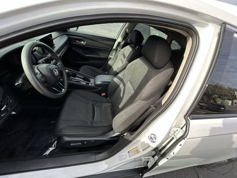 Certified 2023 Honda Accord EX image 11