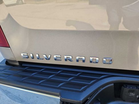 Used 2009 Chevrolet Silverado 1500 LT w/ Texas Edition image 9