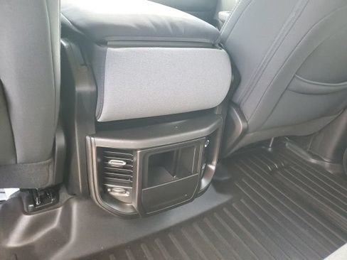 Used 2019 RAM 1500 Big Horn AWD/4WD image 23