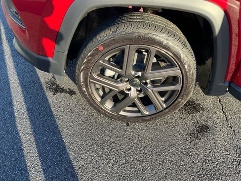 New 2026 Jeep Compass Latitude image 21