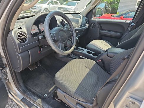 Used 2004 Jeep Liberty Sport w/ PWR Convenience Group image 9