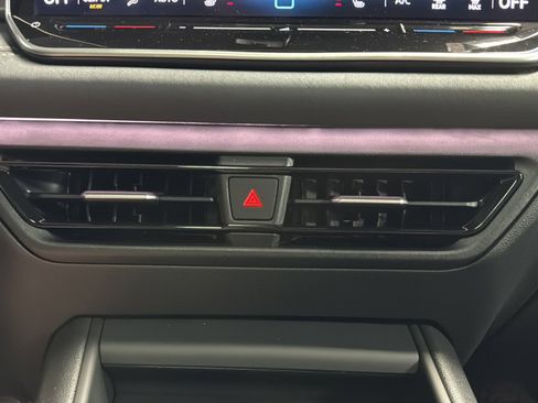 New 2026 Volkswagen Tiguan SE R-Line image 27