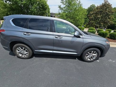 Used 2019 Hyundai Santa Fe SEL FWD image 10