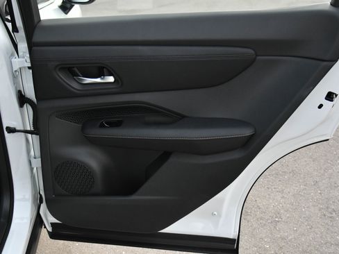 Used 2024 Nissan Ariya FWD image 48