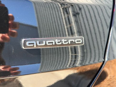 Used 2025 Audi Q3 2.0T Premium w/ Convenience Package image 11