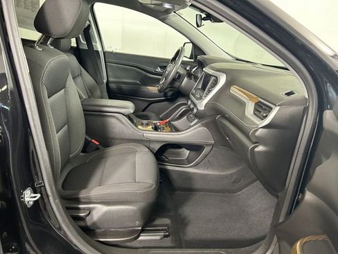 Used 2023 GMC Acadia SLE image 29