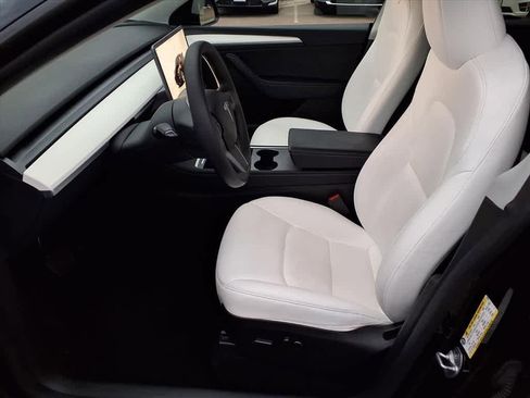 Used 2024 Tesla Model Y Long Range image 17