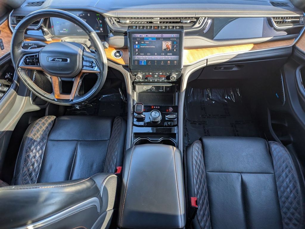 Used 2023 Jeep Grand Cherokee Summit AWD/4WD image 33