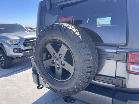 Used 2017 Jeep Wrangler Unlimited Sport image 4