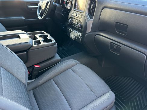 Certified 2022 Chevrolet Silverado 1500 Custom image 19