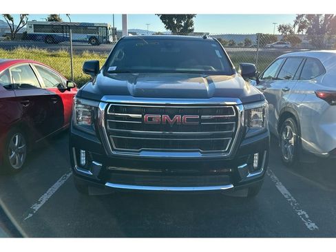 Used 2021 GMC Yukon SLT w/ SLT Premium Package image 5
