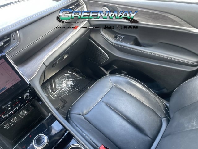Used 2022 Jeep Grand Cherokee L Limited AWD/4WD image 16