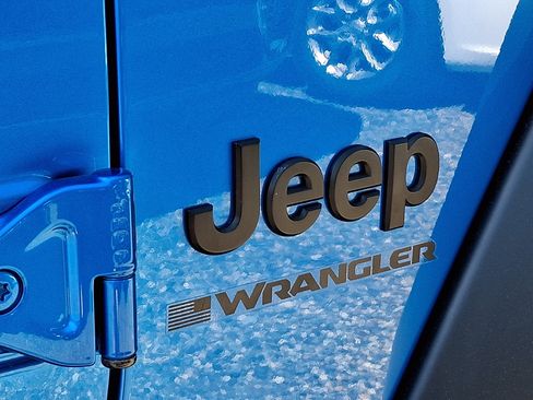Used 2024 Jeep Wrangler Sport AWD/4WD image 29